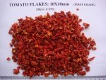 dried tomato flakes:10x10mm